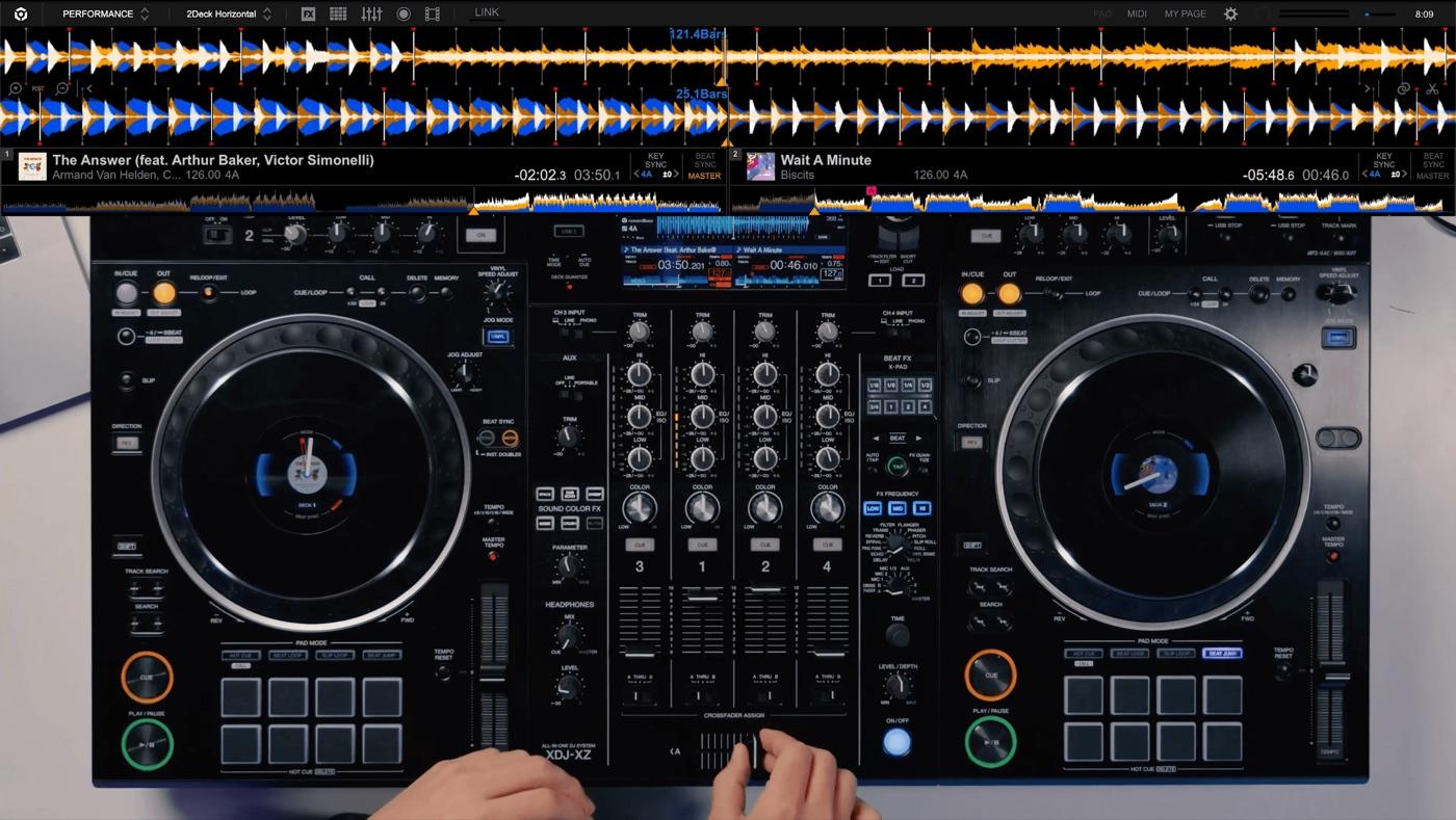 Looping and building up a house track