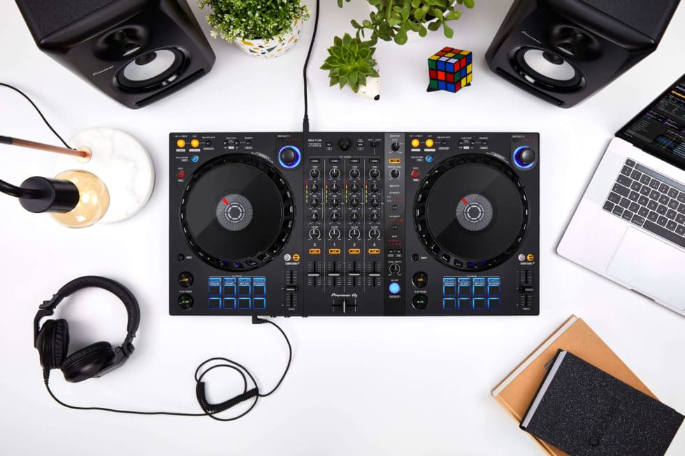 Rekordbox vs Serato Which is the best DJ software for you?