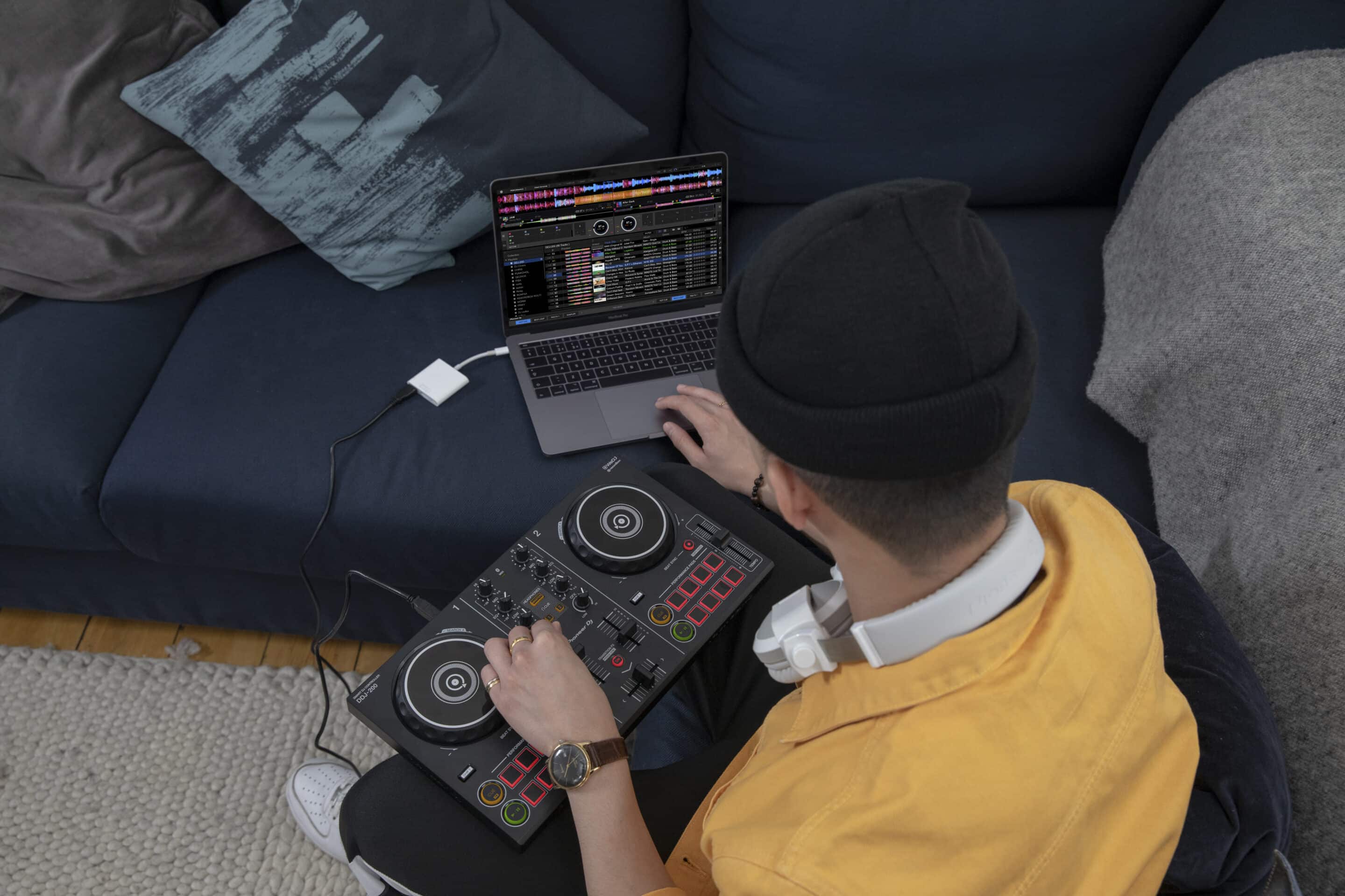 Best DJ controller for a beginner