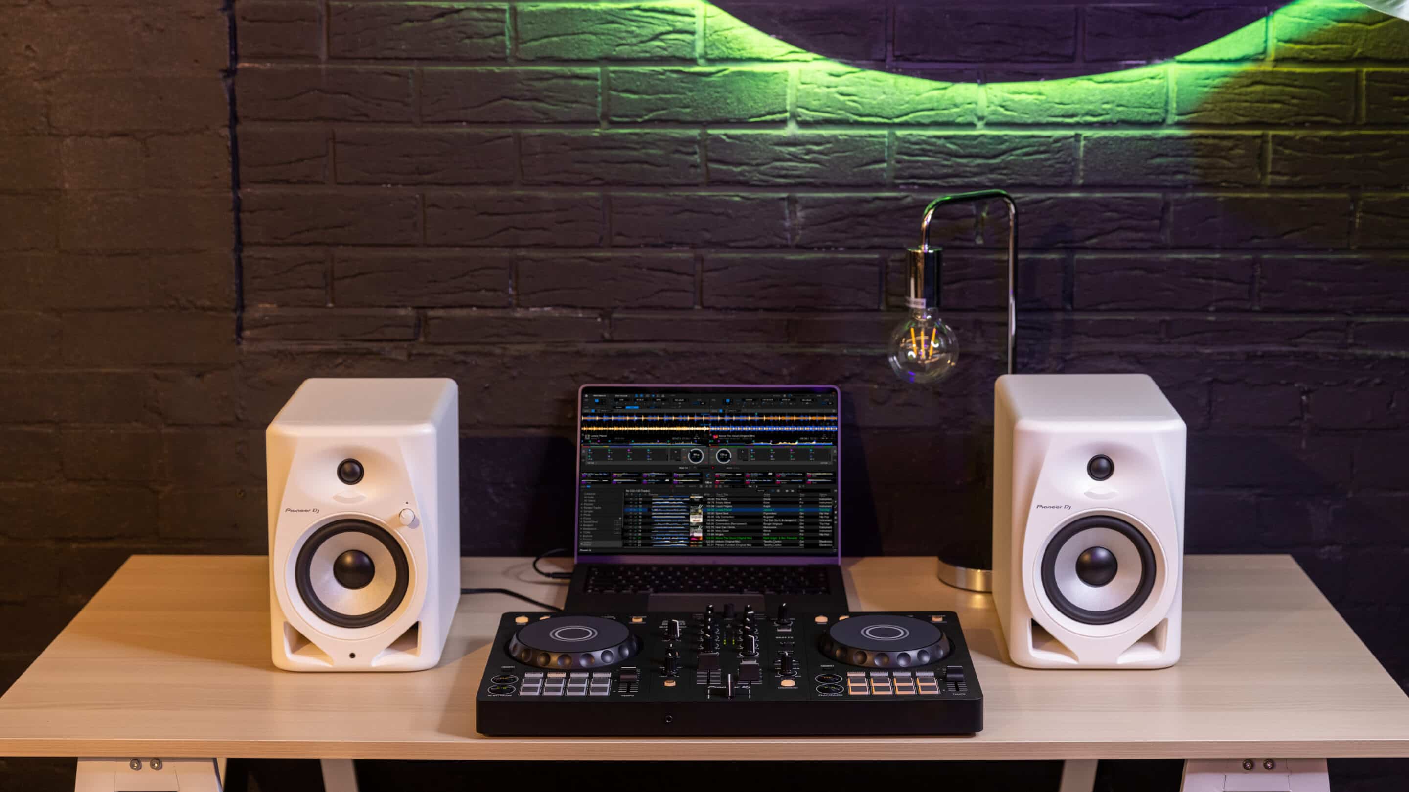 Beginner DJ Speakers